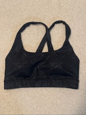 Brand new with tags Gap fit Black Women's Sports Bra - Medium Support size small